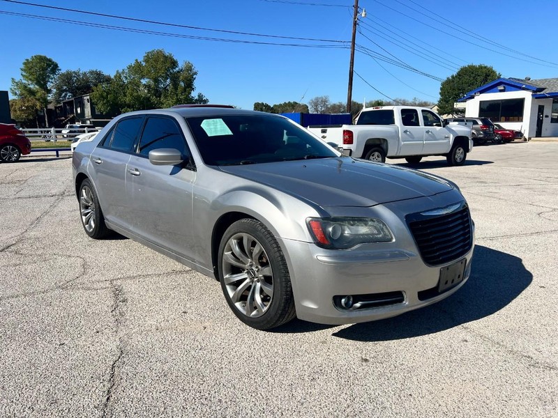 Chrysler 300 Vehicle Image 03