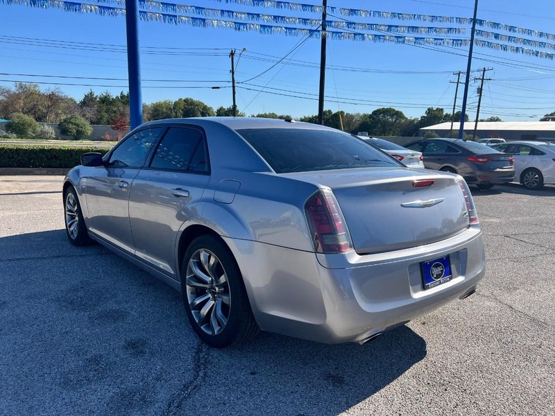 Chrysler 300 Vehicle Image 05