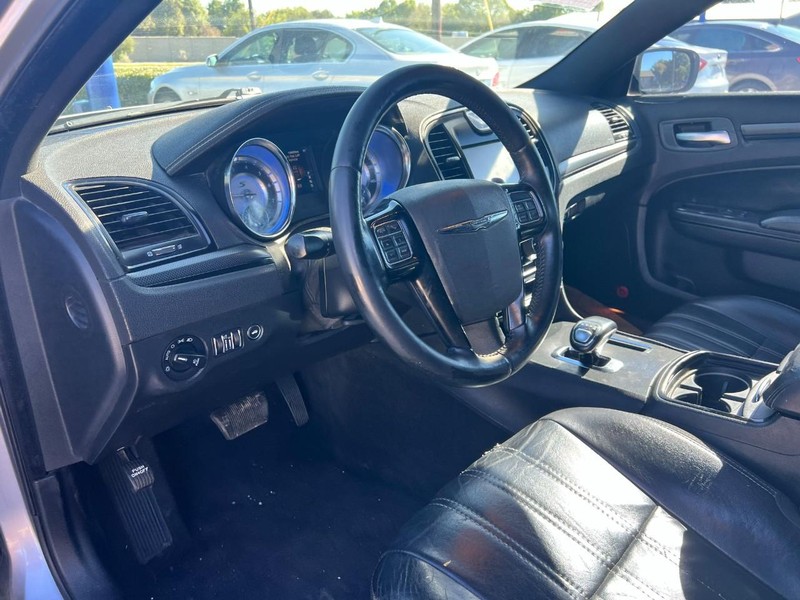 Chrysler 300 Vehicle Image 06