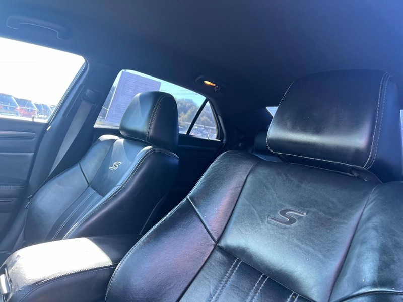 Chrysler 300 Vehicle Image 07