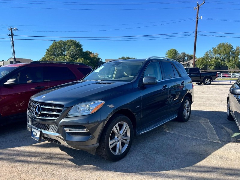 Mercedes-Benz M-Class Vehicle Image 02