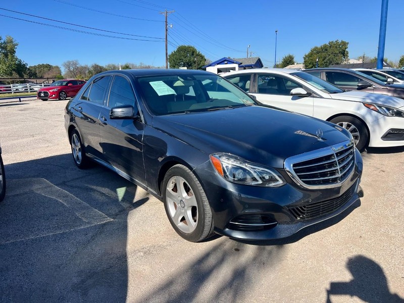 Mercedes-Benz E-Class Vehicle Image 03