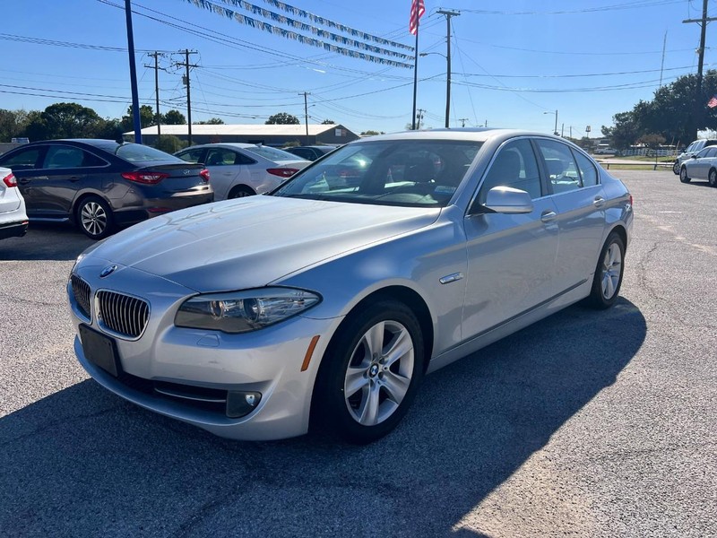 BMW 5 Series Vehicle Image 02