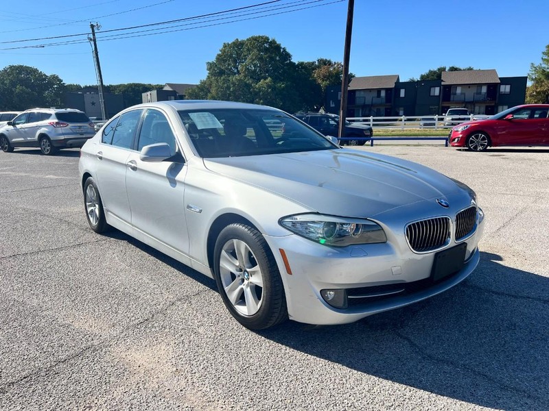 BMW 5 Series Vehicle Image 03