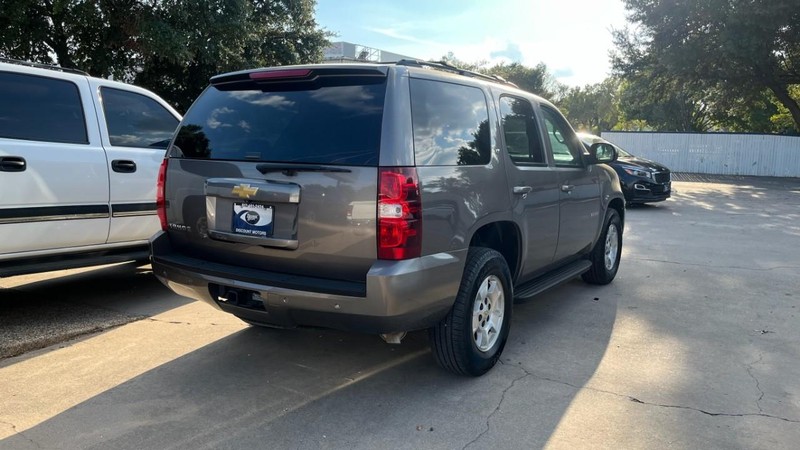Chevrolet Tahoe Vehicle Image 04