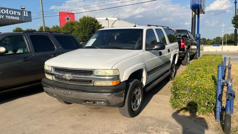 Chevrolet Suburban Vehicle Image 02