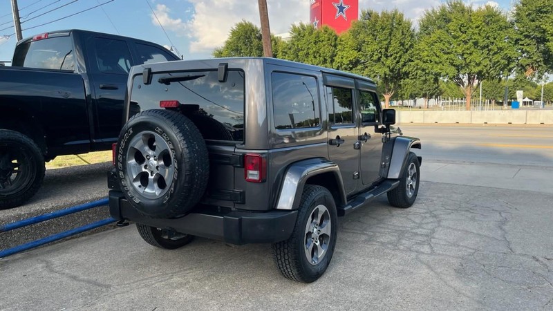Jeep Wrangler Unlimited Vehicle Image 04