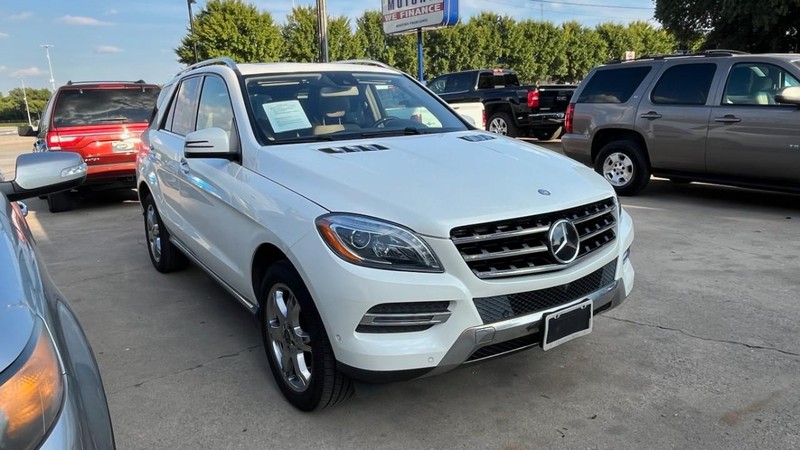 Mercedes-Benz M-Class Vehicle Image 03