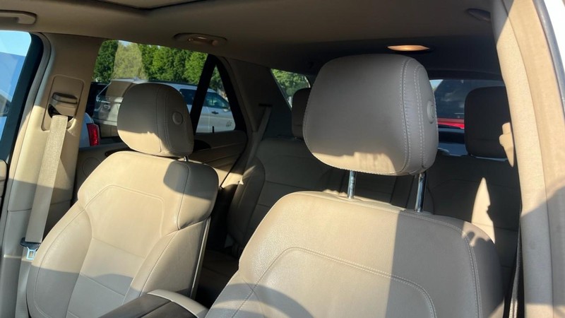 Mercedes-Benz M-Class Vehicle Image 06