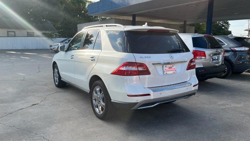 Mercedes-Benz M-Class Vehicle Image 07
