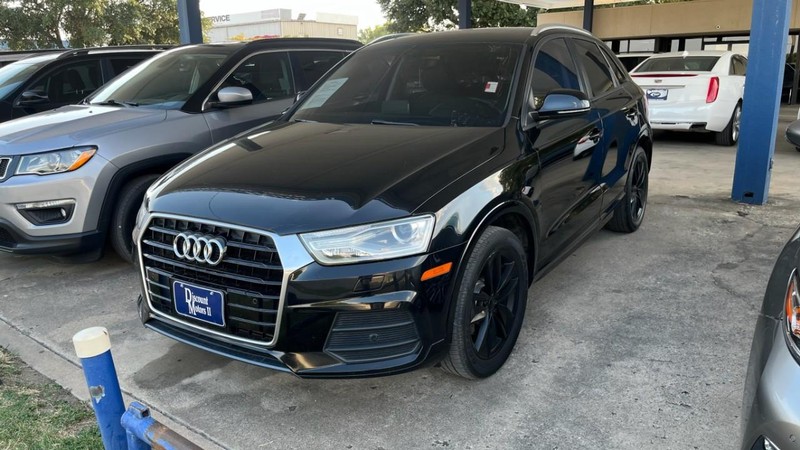 Audi Q3 Vehicle Image 02