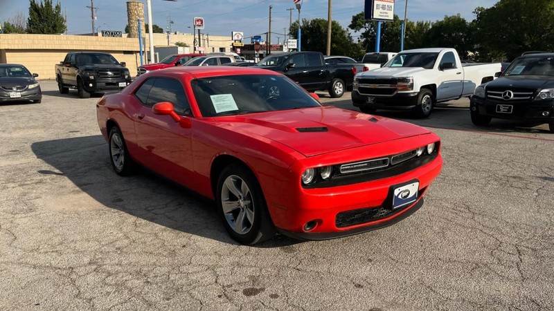 Dodge Challenger Vehicle Image 03