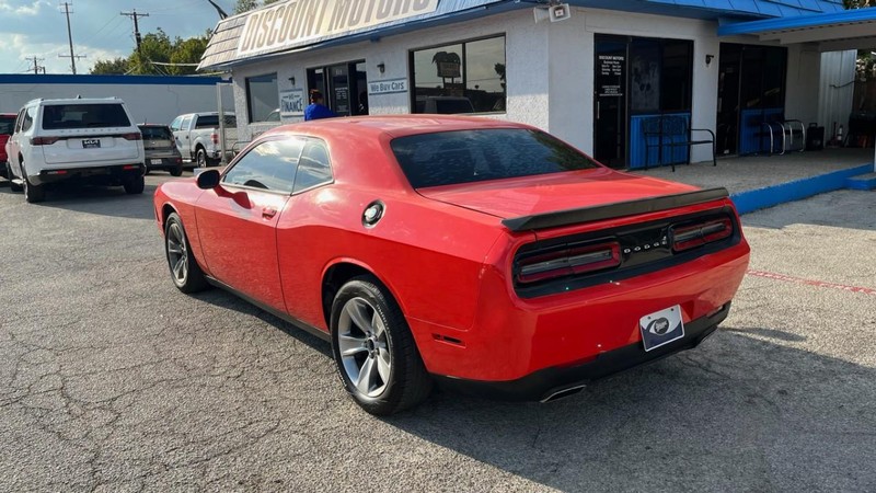Dodge Challenger Vehicle Image 07