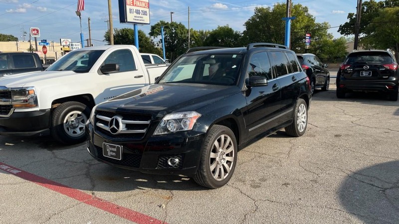 Mercedes-Benz GLK-Class Vehicle Image 02