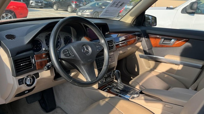 Mercedes-Benz GLK-Class Vehicle Image 05