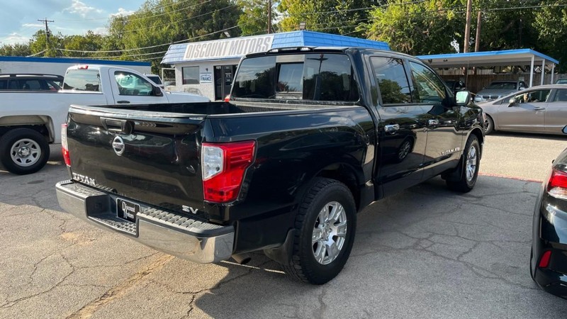 Nissan Titan Vehicle Image 04