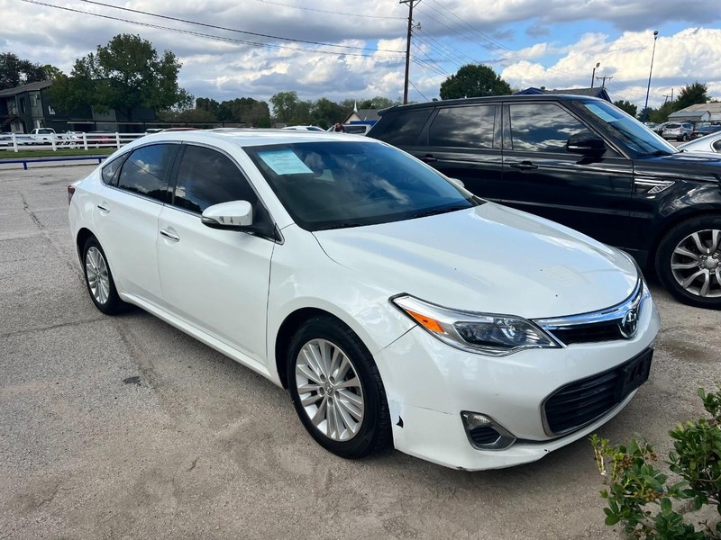 Toyota Avalon Hybrid Vehicle Image 03