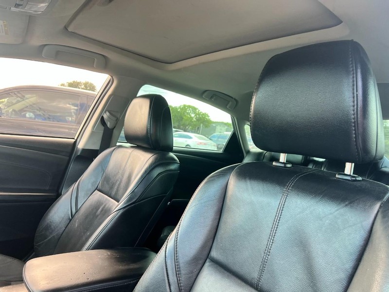 Toyota Avalon Hybrid Vehicle Image 07