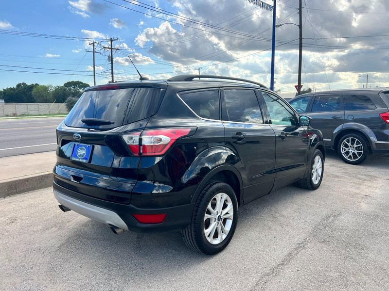 Ford Escape Vehicle Image 04