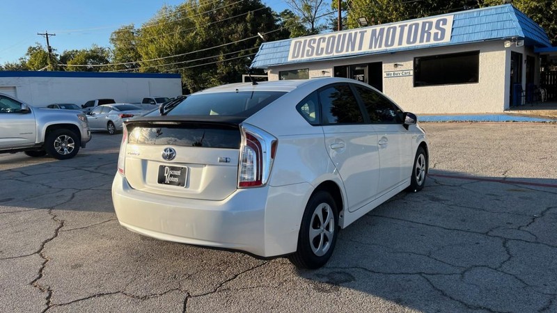 Toyota Prius Vehicle Image 04