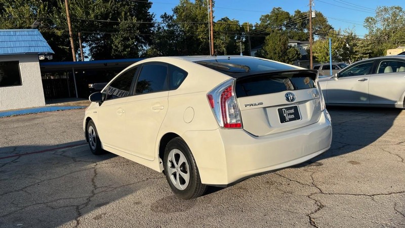 Toyota Prius Vehicle Image 07
