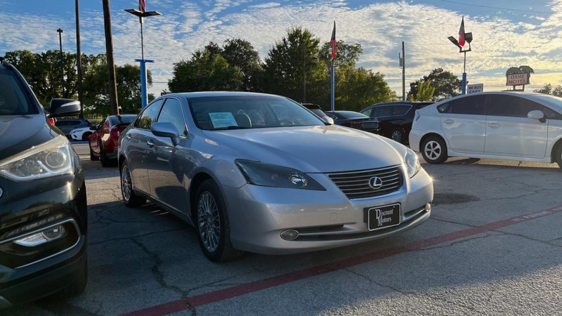 Lexus ES 350 Vehicle Image 02