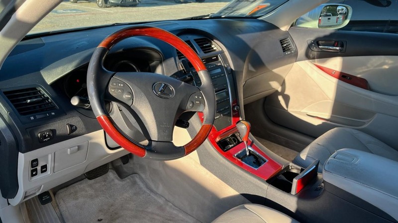 Lexus ES 350 Vehicle Image 05