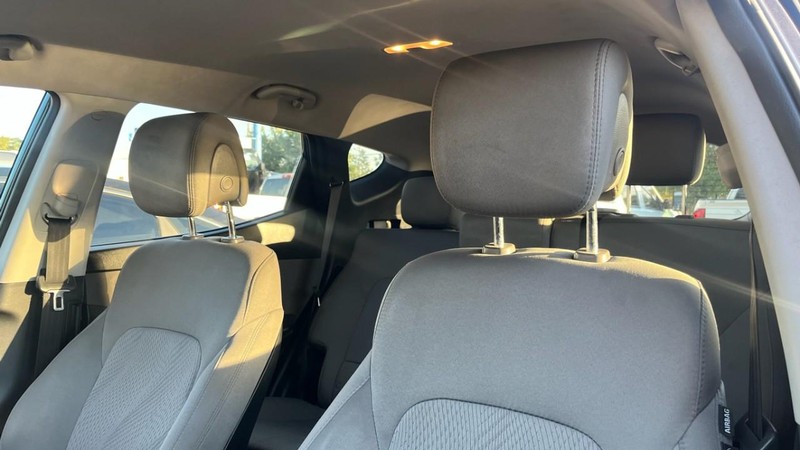 Hyundai Santa Fe Sport Vehicle Image 06