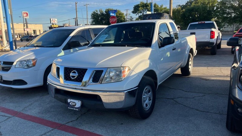 Nissan Frontier Vehicle Image 02