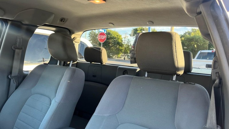 Nissan Frontier Vehicle Image 06