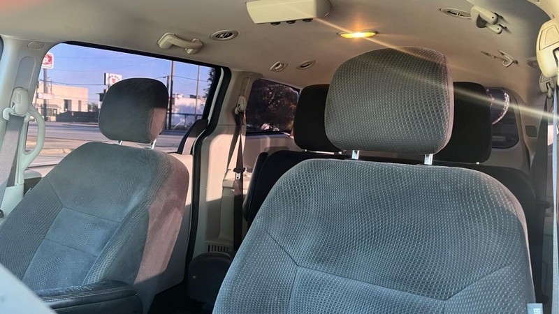 Dodge Grand Caravan Vehicle Image 06