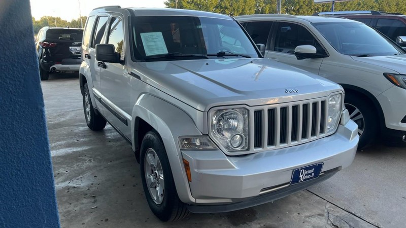 Jeep Liberty Vehicle Image 03