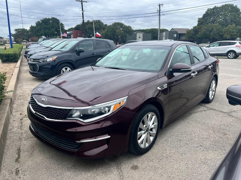 Kia Optima Vehicle Image 02