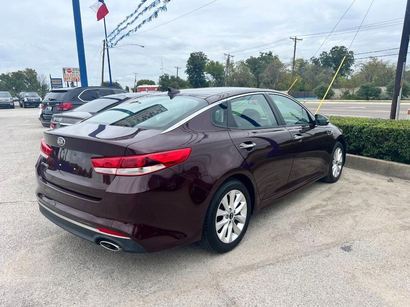 Kia Optima Vehicle Image 04