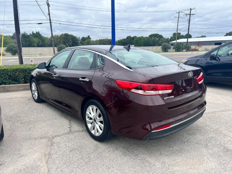 Kia Optima Vehicle Image 05