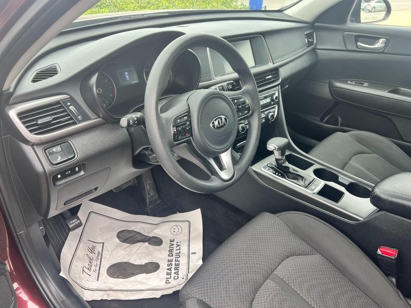 Kia Optima Vehicle Image 06