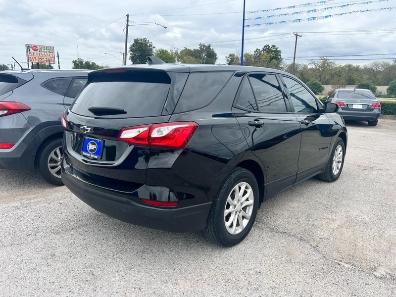 Chevrolet Equinox Vehicle Image 04