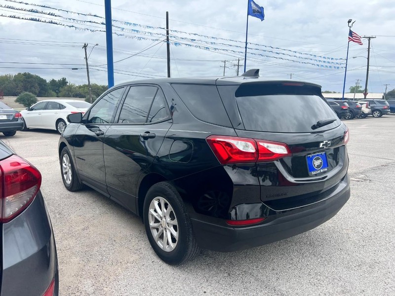 Chevrolet Equinox Vehicle Image 05