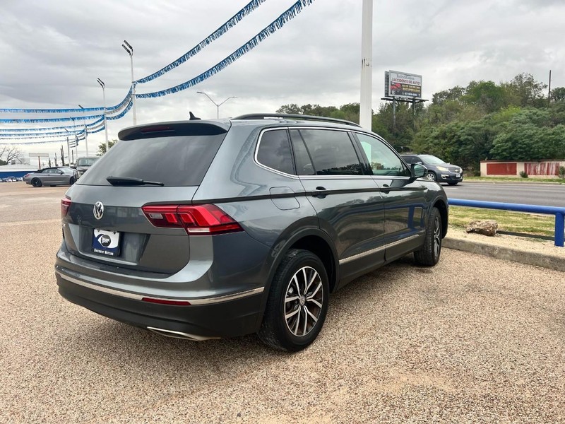 Volkswagen Tiguan Vehicle Image 03