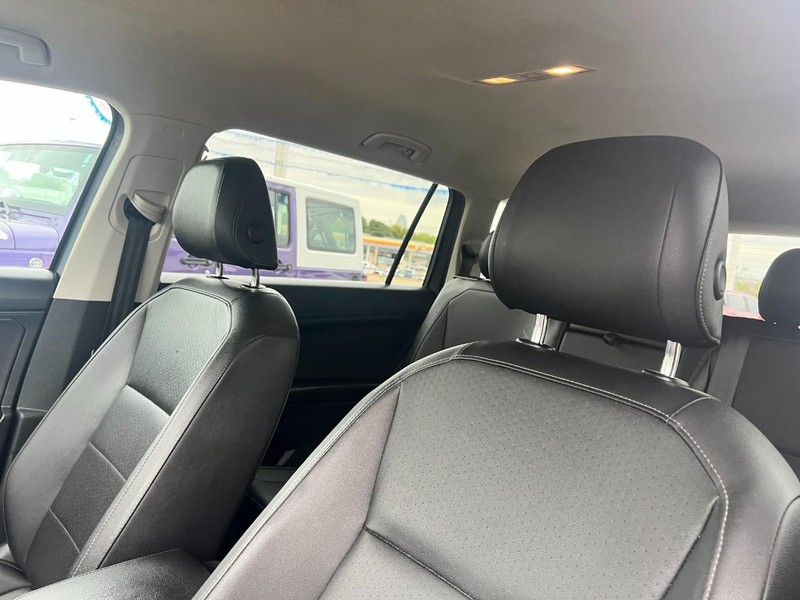 Volkswagen Tiguan Vehicle Image 05