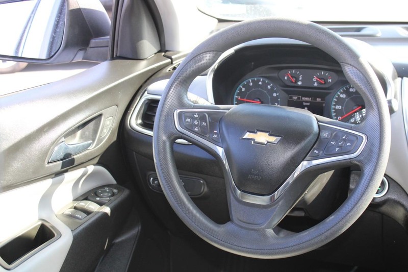 2020 Chevrolet Equinox LS photo