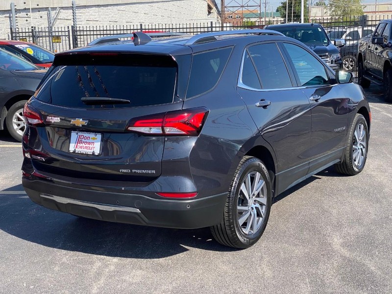 Chevrolet Equinox Vehicle Full-screen Gallery Image 4