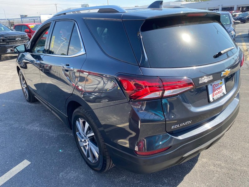 Chevrolet Equinox Vehicle Full-screen Gallery Image 7