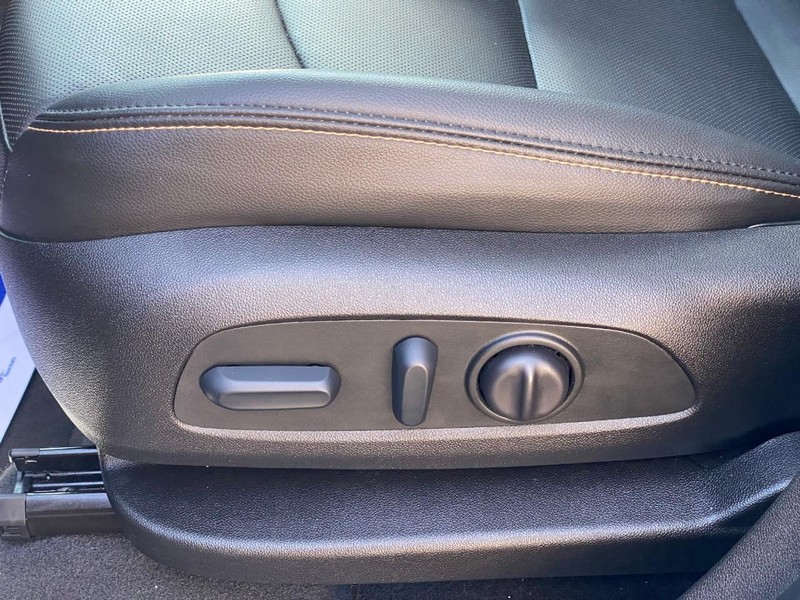 Chevrolet Equinox Vehicle Full-screen Gallery Image 22