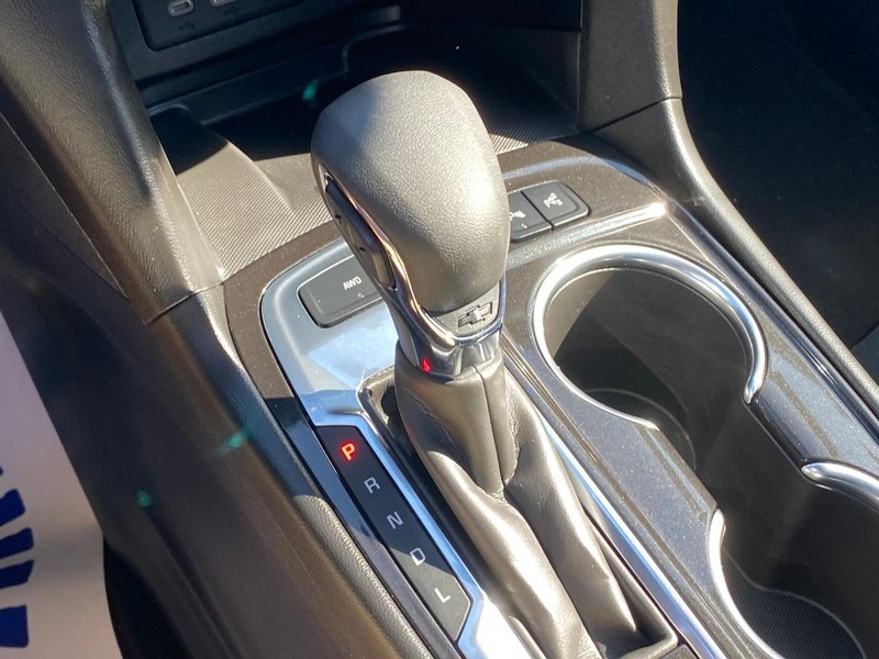 Chevrolet Equinox Vehicle Full-screen Gallery Image 26