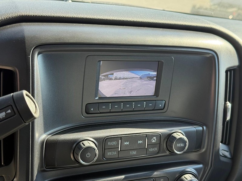 Chevrolet Silverado MD Vehicle Full-screen Gallery Image 11