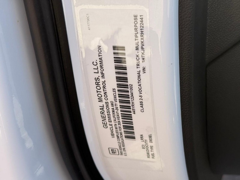 Chevrolet Silverado MD Vehicle Full-screen Gallery Image 12