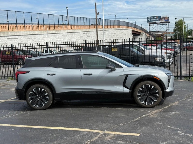 Chevrolet Blazer EV Vehicle Full-screen Gallery Image 02