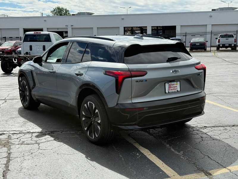 Chevrolet Blazer EV Vehicle Full-screen Gallery Image 04