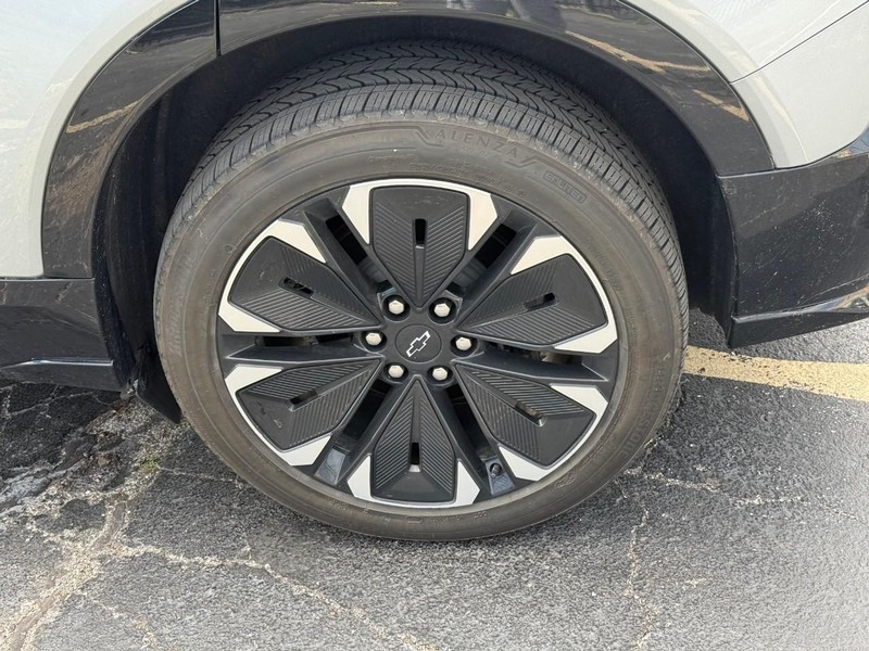 Chevrolet Blazer EV Vehicle Full-screen Gallery Image 05